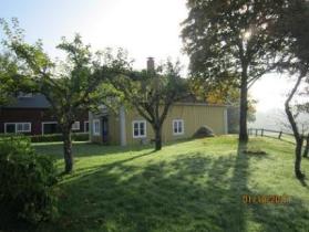 Semesterhus/stuga "Rökulla Östra flygeln", Vimmerby, Småland
